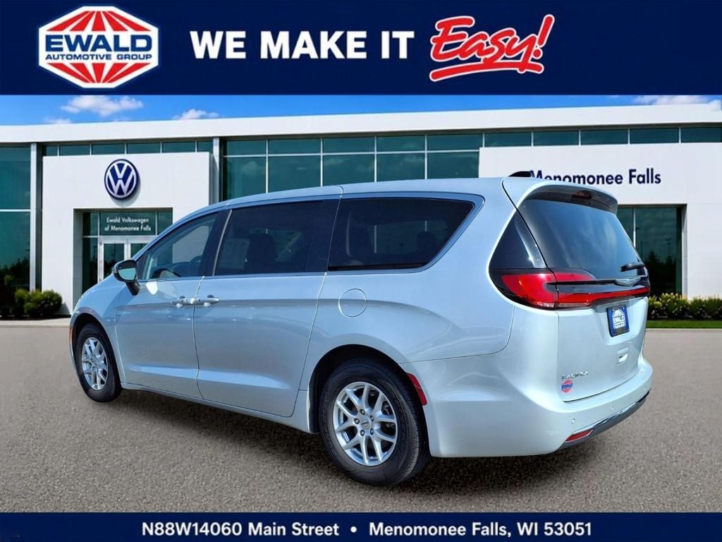 2023 Chrysler Pacifica — rear three-quarter view